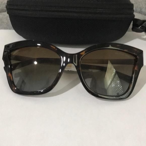 Michael Kors (Barbados) Sunglasses, Generic case. - Picture 1 of 10